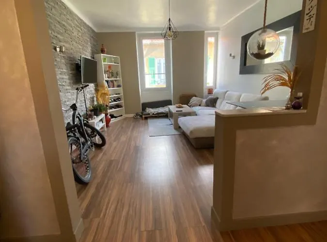 3 P 75 M2 Centre De *